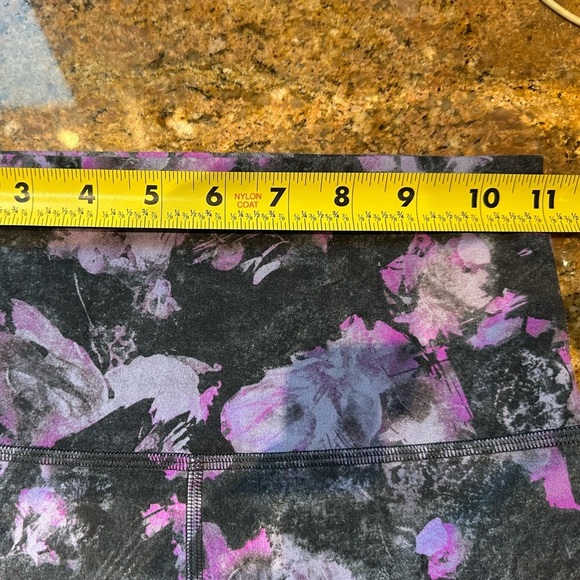 Lululemon Floral Patterned Leggings - Picture 5 of 6